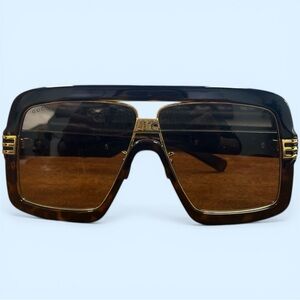 **LIKE NEW**GUCCI Brown Tortoiseshell Shield Sunglasses with Gold Trim